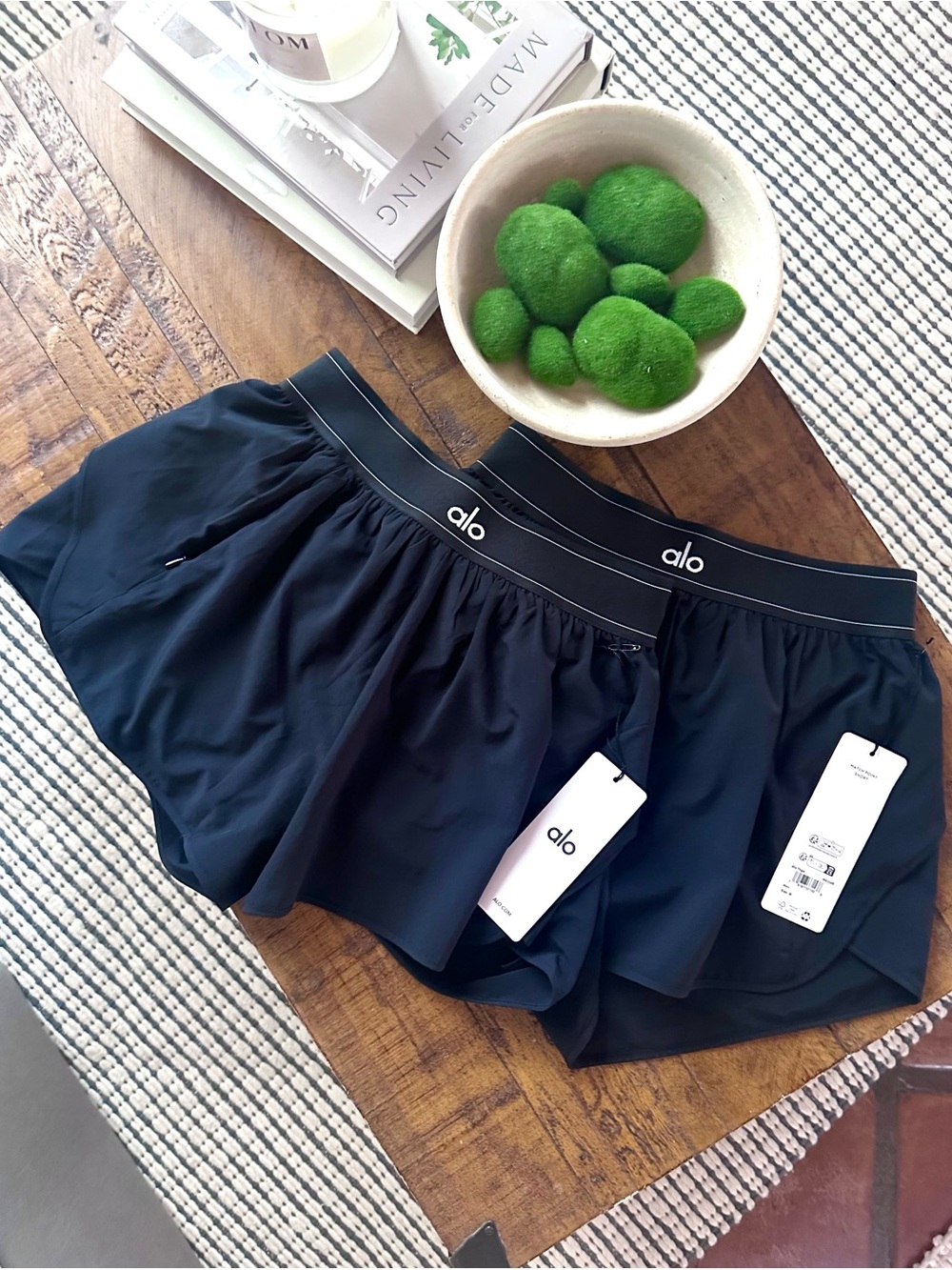 ALO Yoga Match point black short bundle